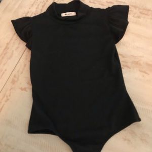 Flutter sleeve bodysuit